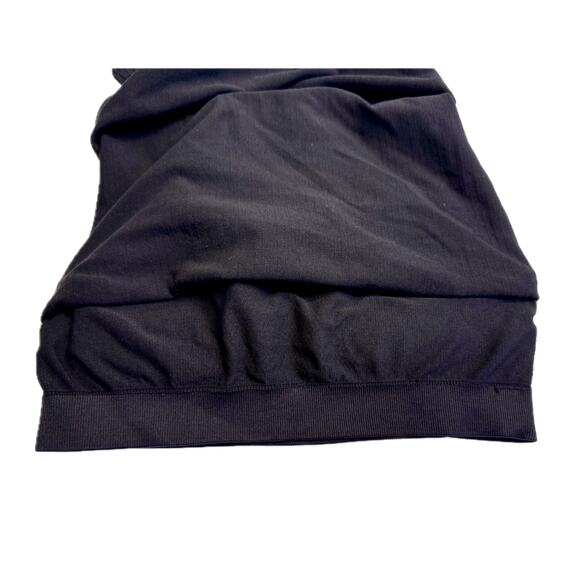 Women's Black Ribbed Workout Tank with Built-In Bra Size Medium - Like New -💪🖤 - Picture 7 of 9